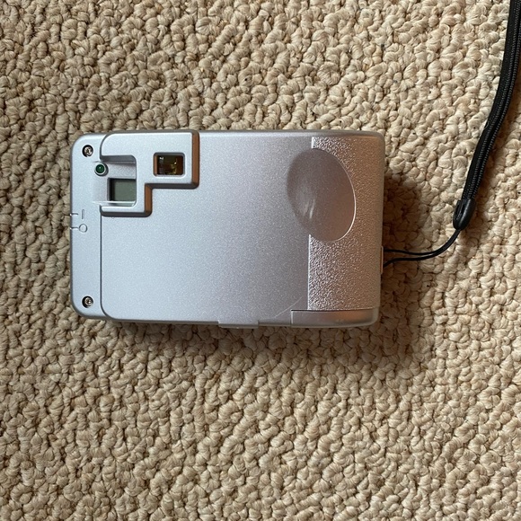 Retro Polaroid Digital Camera - Picture 2 of 5